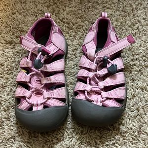 EUC Keen water shoes